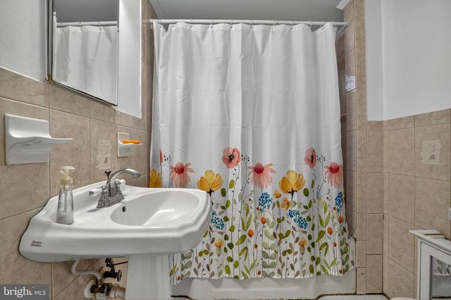 6045 TARR ST, Chincoteague Island, VA 23336