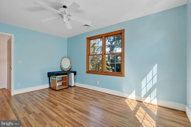 6045 TARR ST, Chincoteague Island, VA 23336