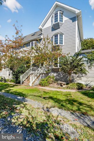 6045 TARR ST, Chincoteague Island, VA 23336