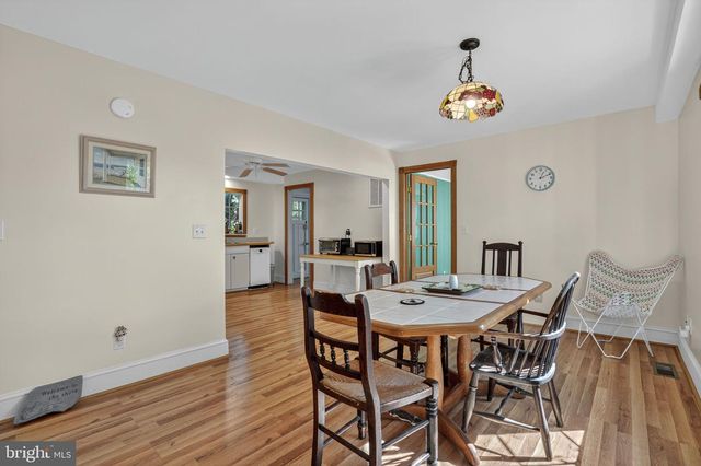 6045 TARR ST, Chincoteague Island, VA 23336