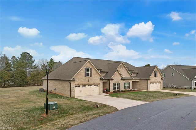 7006 Westfield Village Circle, Summerfield, NC 27358