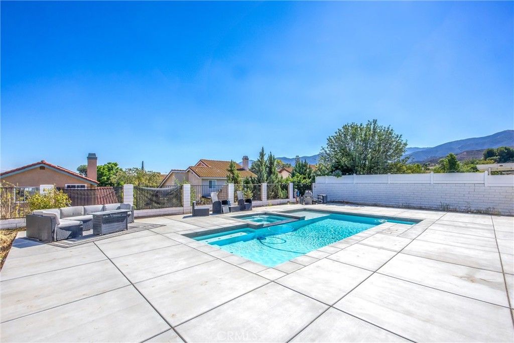 2411 Peacock Lane, Corona, CA 92882 — photo 5
