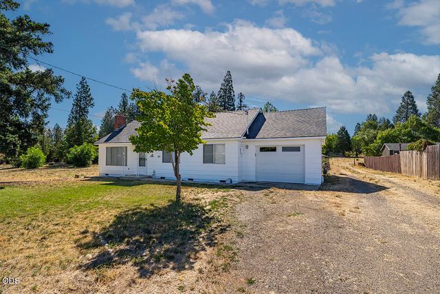 225 Cheryl Lane, Phoenix, OR 97535