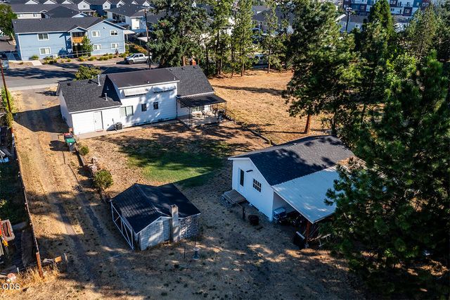 225 Cheryl Lane, Phoenix, OR 97535