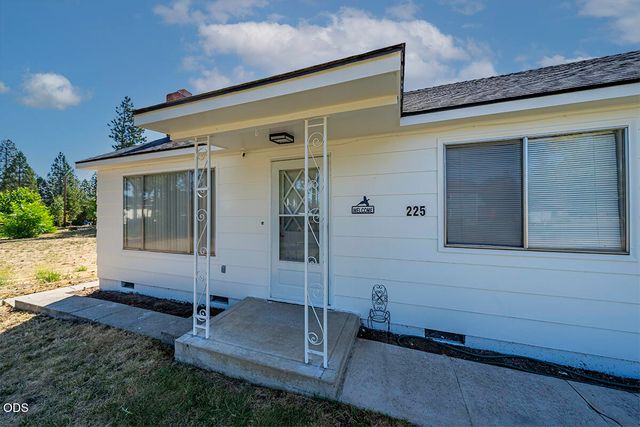 225 Cheryl Lane, Phoenix, OR 97535