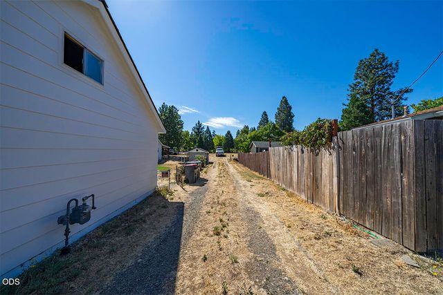 225 Cheryl Lane, Phoenix, OR 97535