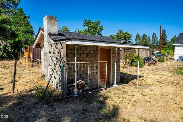 225 Cheryl Lane, Phoenix, OR 97535