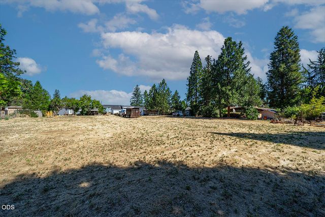 225 Cheryl Lane, Phoenix, OR 97535