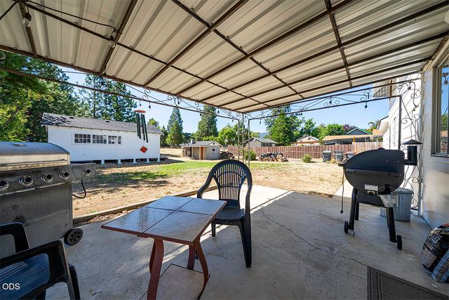 225 Cheryl Lane, Phoenix, OR 97535