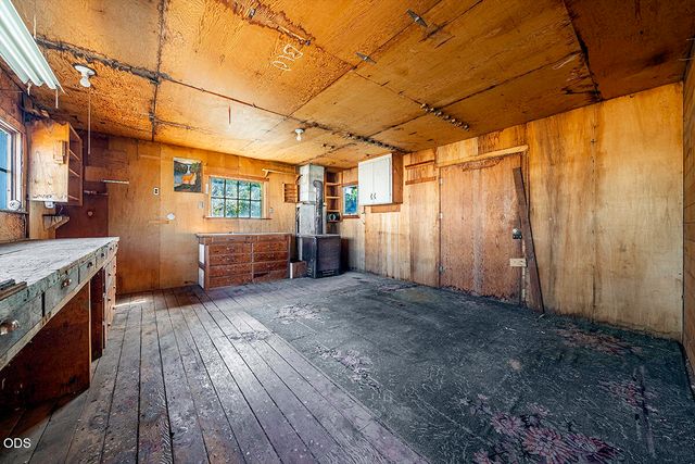 225 Cheryl Lane, Phoenix, OR 97535
