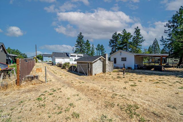 225 Cheryl Lane, Phoenix, OR 97535