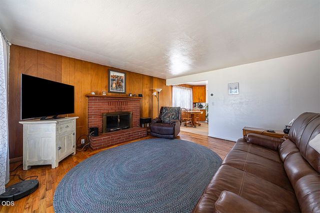 225 Cheryl Lane, Phoenix, OR 97535