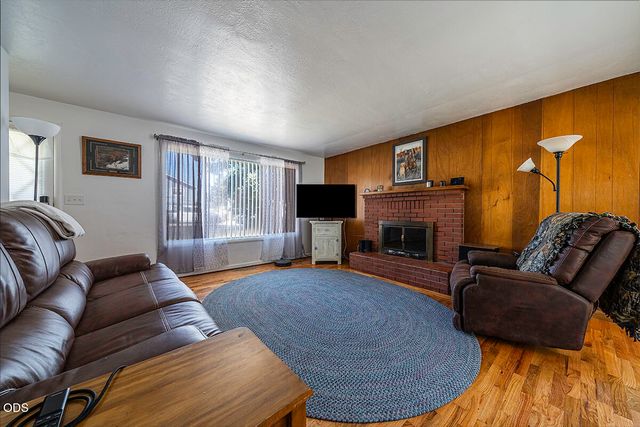 225 Cheryl Lane, Phoenix, OR 97535