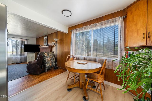 225 Cheryl Lane, Phoenix, OR 97535