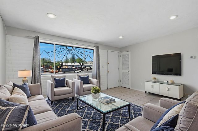 1725 W Calle Acapulco, Tucson, AZ 85713