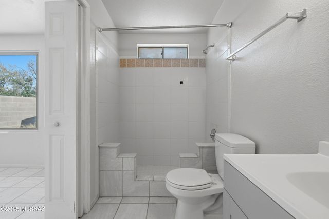 1725 W Calle Acapulco, Tucson, AZ 85713
