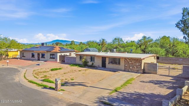 1725 W Calle Acapulco, Tucson, AZ 85713