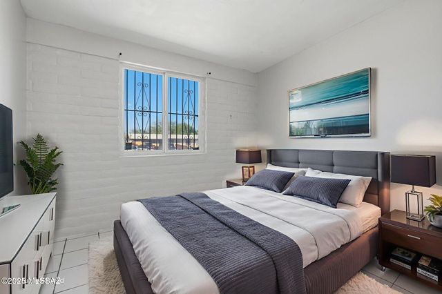 1725 W Calle Acapulco, Tucson, AZ 85713