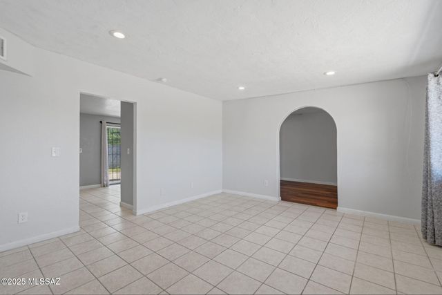 1725 W Calle Acapulco, Tucson, AZ 85713