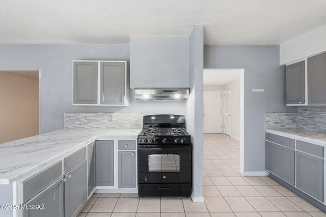 1725 W Calle Acapulco, Tucson, AZ 85713