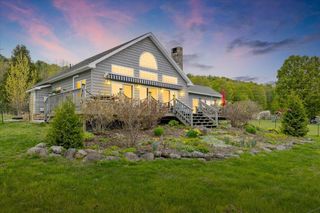 61 Sweeney Farm Road North, Georgia, VT 05478