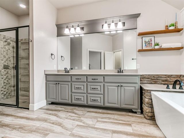 2030 Roveto Court, Edmond, OK 73034