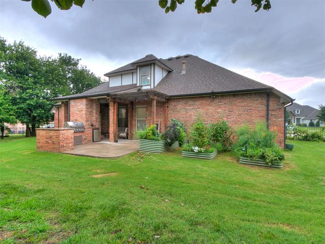 2030 Roveto Court, Edmond, OK 73034