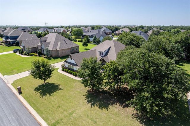 2030 Roveto Court, Edmond, OK 73034