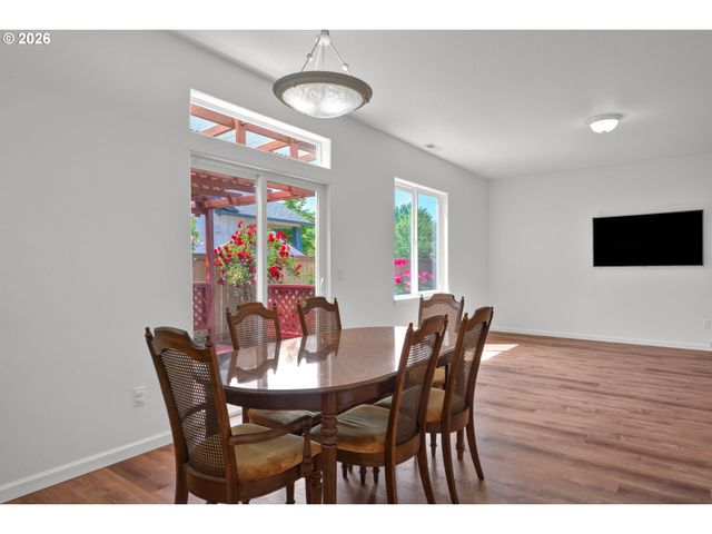 1338 COLTON Way, Eugene, OR 97402