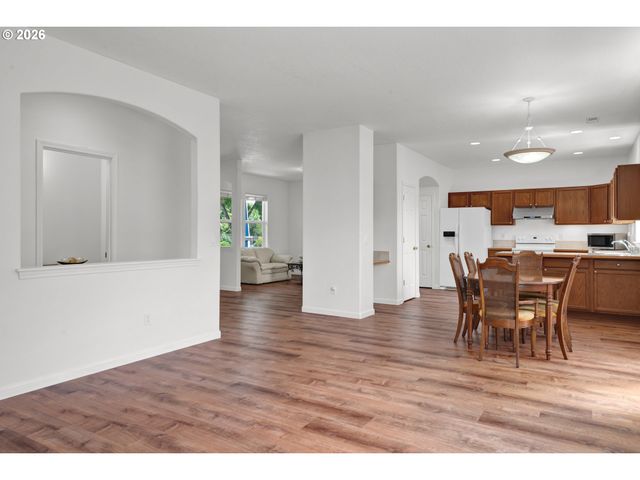1338 COLTON Way, Eugene, OR 97402