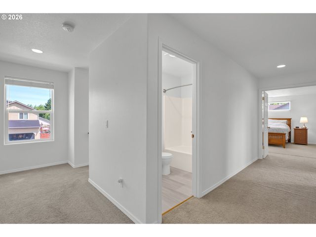 1338 COLTON Way, Eugene, OR 97402