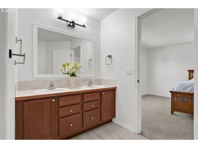 1338 COLTON Way, Eugene, OR 97402