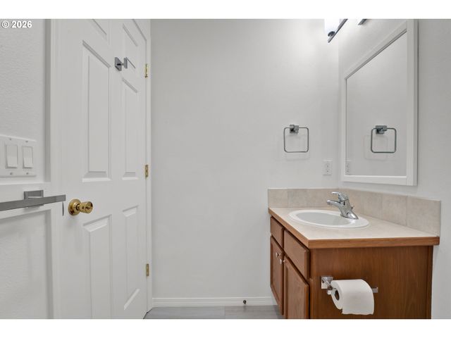 1338 COLTON Way, Eugene, OR 97402