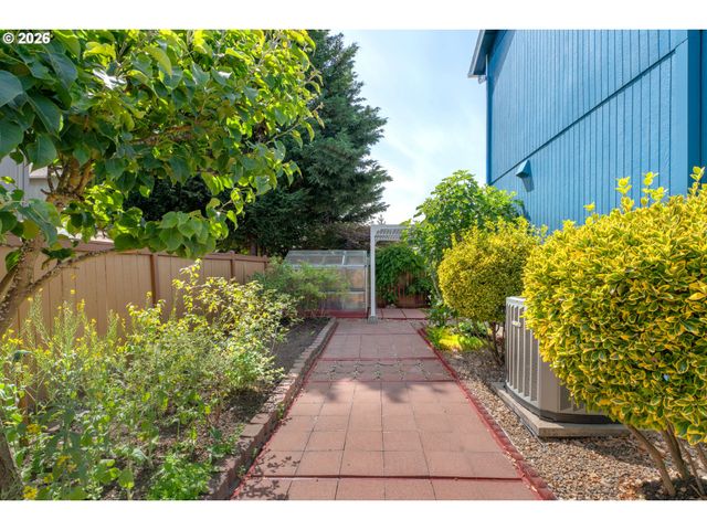 1338 COLTON Way, Eugene, OR 97402