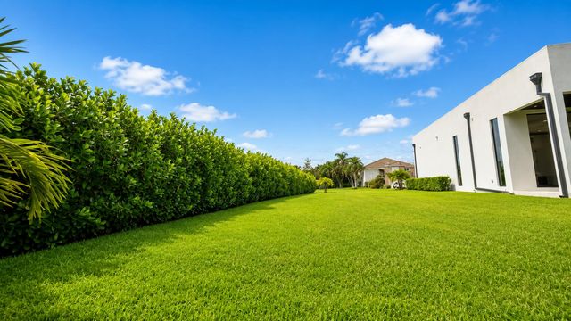 11601 NW 27th Street, Plantation, FL 33323
