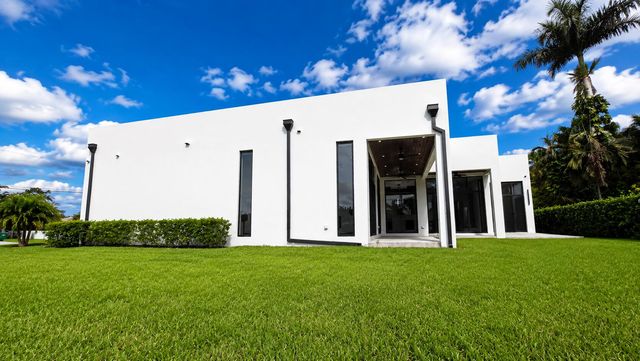 11601 NW 27th Street, Plantation, FL 33323