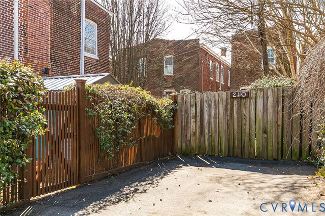 210 N 28th St, Richmond, VA 23223