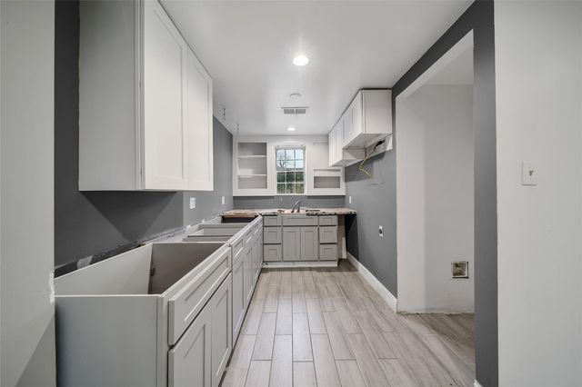 11005 Gloria Drive, Houston, TX 77013