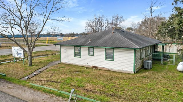 1176 Fm 517 Road, Alvin, TX 77511