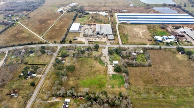 1176 Fm 517 Road, Alvin, TX 77511