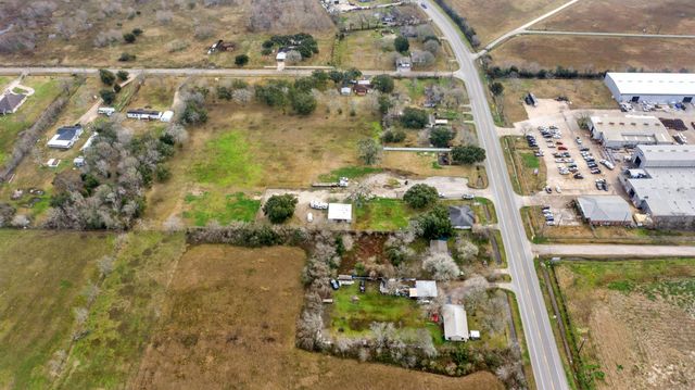 1176 Fm 517 Road, Alvin, TX 77511