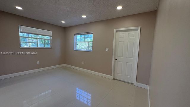251 N 68th Terrace 251, Hollywood, FL 33024