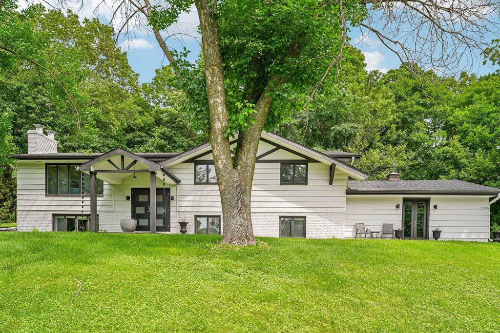 17046 Chiltern Hills Road, Minnetonka, MN 55345