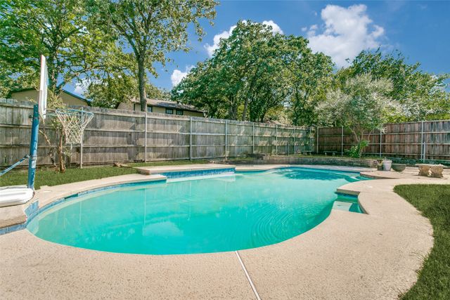 3012 Pin Oak Lane, Bedford, TX 76021