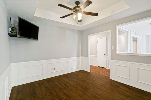 3012 Pin Oak Lane, Bedford, TX 76021