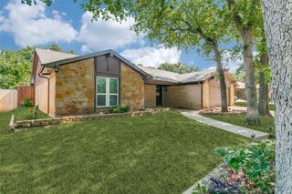 3012 Pin Oak Lane, Bedford, TX 76021