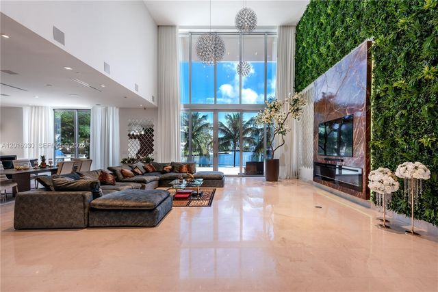 400 Tamarind Drive, Hallandale Beach, FL 33009