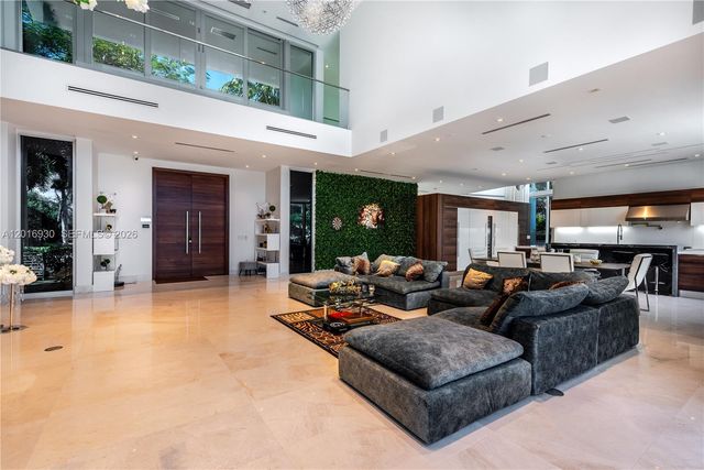 400 Tamarind Drive, Hallandale Beach, FL 33009