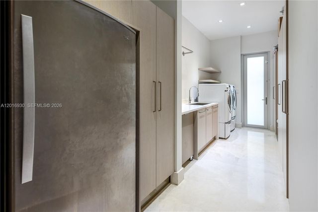 400 Tamarind Drive, Hallandale Beach, FL 33009