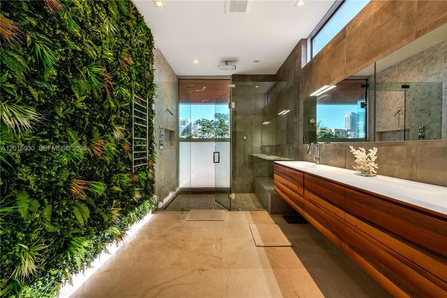 400 Tamarind Drive, Hallandale Beach, FL 33009